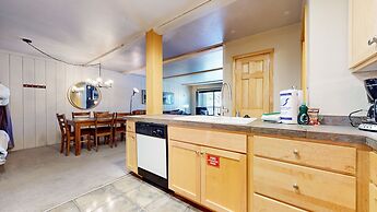 Summit #55 1 Bedroom Condo