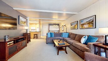 Summit #55 1 Bedroom Condo