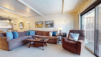 Summit #55 1 Bedroom Condo