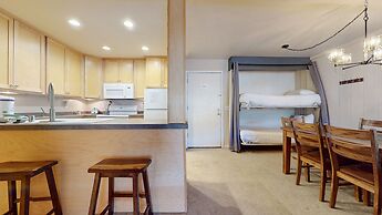 Summit #55 1 Bedroom Condo