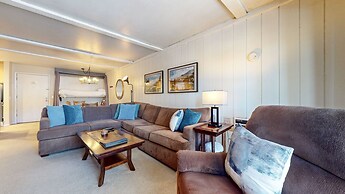 Summit #55 1 Bedroom Condo