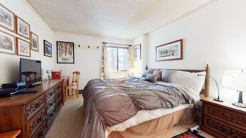 Summit #45 1 Bedroom Condo