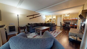 Summit #49 1 Bedroom Condo