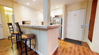 Summit #49 1 Bedroom Condo