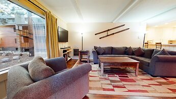 Summit #49 1 Bedroom Condo