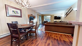 Summit #49 1 Bedroom Condo