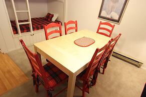 Summit 234 Pet-Friendly, Quaint, Walk to Eagle Lodge by RedAwning