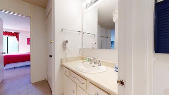 Summit 234 Pet-Friendly, Quaint, Walk to Eagle Lodge by RedAwning