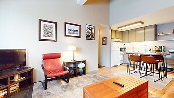 Summit 258 Pet-Friendly, Comfortable, Great Complex Amenities by RedAw