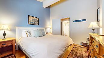 Summit 258 Pet-Friendly, Comfortable, Great Complex Amenities by RedAw