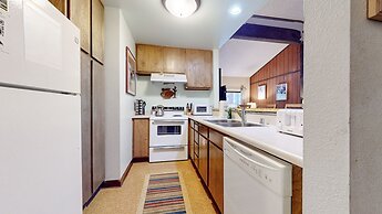 Summit 277 Pet-Friendly, Open Floor Plan, Walk to the Slopes by RedAwn