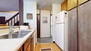 Summit 277 Pet-Friendly, Open Floor Plan, Walk to the Slopes by RedAwn