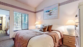 Summit 277 Pet-Friendly, Open Floor Plan, Walk to the Slopes by RedAwn