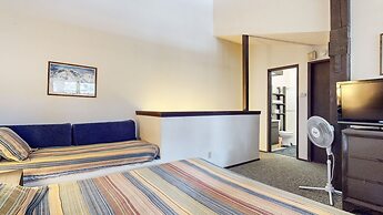 Summit 277 Pet-Friendly, Open Floor Plan, Walk to the Slopes by RedAwn