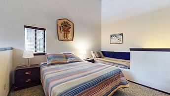 Summit 277 Pet-Friendly, Open Floor Plan, Walk to the Slopes by RedAwn