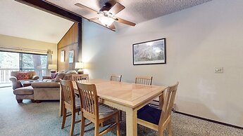 Summit 277 Pet-Friendly, Open Floor Plan, Walk to the Slopes by RedAwn