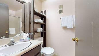 Summit 277 Pet-Friendly, Open Floor Plan, Walk to the Slopes by RedAwn