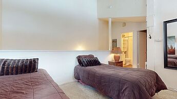 Summit #295 2 Bedroom Condo