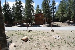 Summit 237 Pet-Friendly, Rustic, On Free Shuttle Route by RedAwning