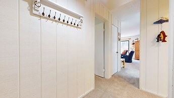 Summit 237 Pet-Friendly, Rustic, On Free Shuttle Route by RedAwning