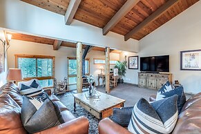 Courchevel 14 Remodeled Light and Bright Mountain Cabin, Walk to Canyo