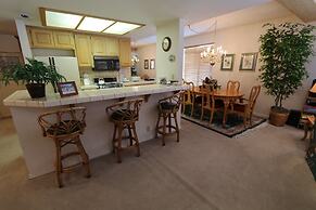 Silver Bear 18 Walk to Canyon Lodge, Cozy, Underground Parking by RedA