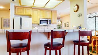 Silver Bear 18 Walk to Canyon Lodge, Cozy, Underground Parking by RedA