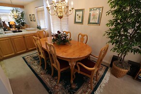 Silver Bear 18 Walk to Canyon Lodge, Cozy, Underground Parking by RedA