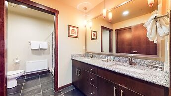 Solstice 4 Modern, Private Washer Dryer, Close to Eagle Lodge by Redaw