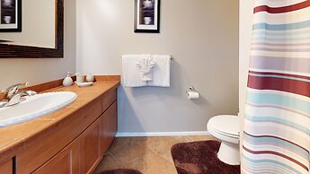 Sierra Manors 8 Pet-Friendly, Short Walk to the Shuttle, Spacious, Cen