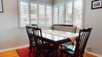 Sierra Manors 8 Pet-Friendly, Short Walk to the Shuttle, Spacious, Cen