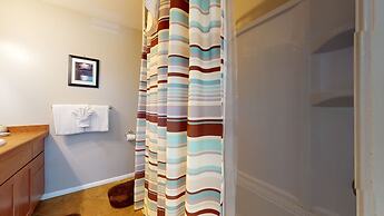 Sierra Manors 8 Pet-Friendly, Short Walk to the Shuttle, Spacious, Cen