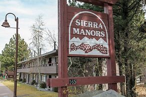 Sierra Manors 8 Pet-Friendly, Short Walk to the Shuttle, Spacious, Cen