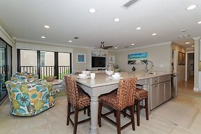 Waters Edge 110n 2 Bedroom Condo by RedAwning