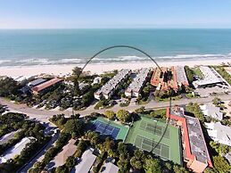 Waters Edge 110n 2 Bedroom Condo by RedAwning