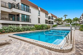 Waters Edge 110n 2 Bedroom Condo by RedAwning