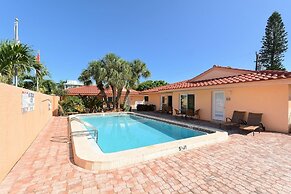 The S 2a 1 Bedroom Villa by RedAwning