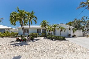 Gladiolus On The Water 3 Bedroom Home by RedAwning