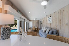 Gladiolus On The Water 3 Bedroom Home by RedAwning