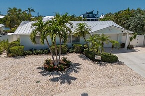 Gladiolus On The Water 3 Bedroom Home by RedAwning