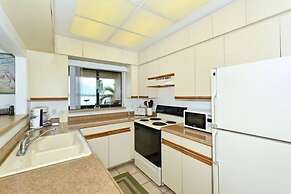 Bay Winds113 3 Bedroom Condo by RedAwning