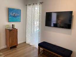 Minnow 1 1 Bedroom Cottage by RedAwning