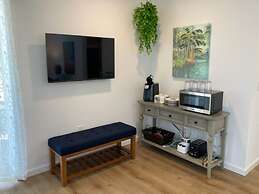 Minnow 1 1 Bedroom Cottage by RedAwning