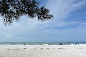 Minnow 1 1 Bedroom Cottage by RedAwning