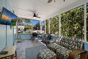 Minnow 1 1 Bedroom Cottage by RedAwning