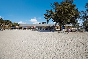 Beach Breeze Hideaway 2 Bedroom Villa by RedAwning