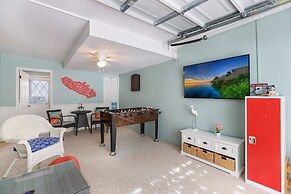 Beach Breeze Hideaway 2 Bedroom Villa by RedAwning