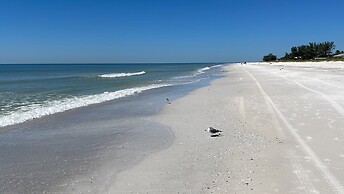 Beach Breeze Hideaway 2 Bedroom Villa by RedAwning