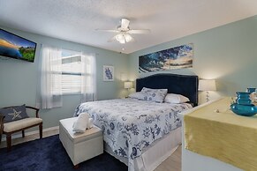 Beach Breeze Hideaway 2 Bedroom Villa by RedAwning