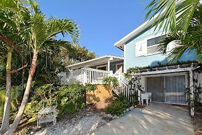 Beach Breeze Hideaway 2 Bedroom Villa by RedAwning